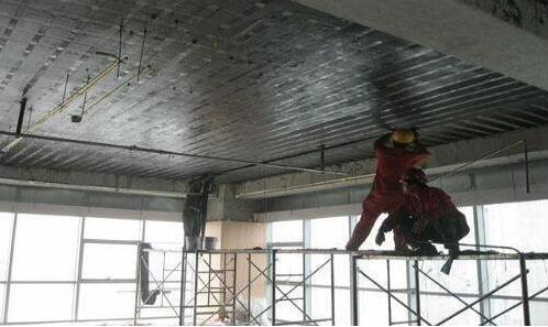 一起来看一下碳纤维加固施工吧