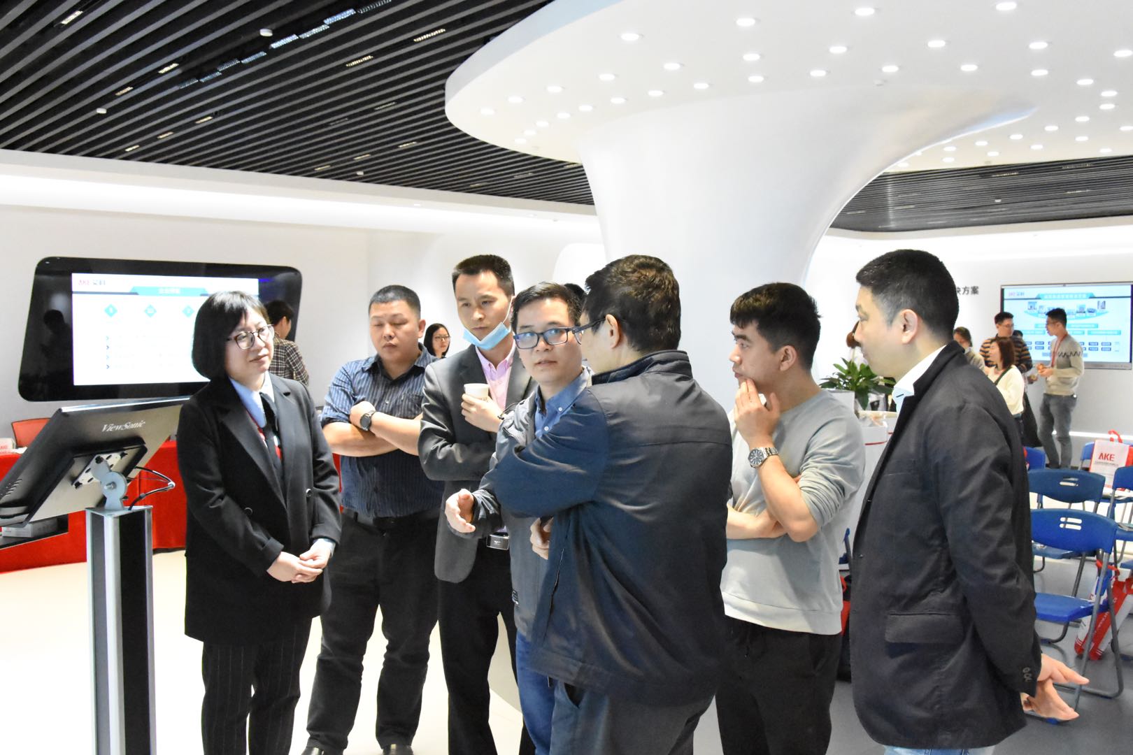 新港澳2025年免资料费大全