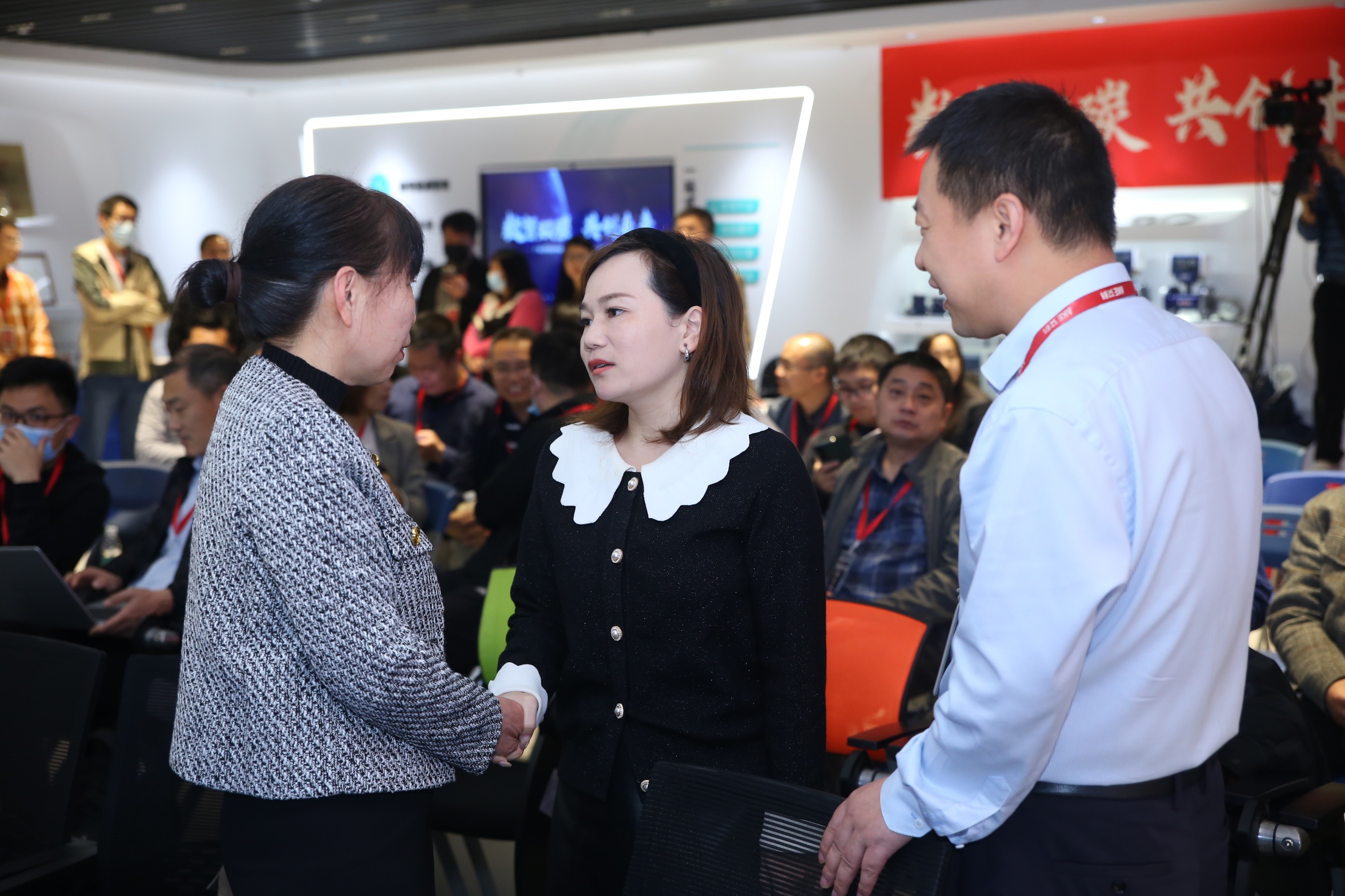 新港澳2025年免资料费大全