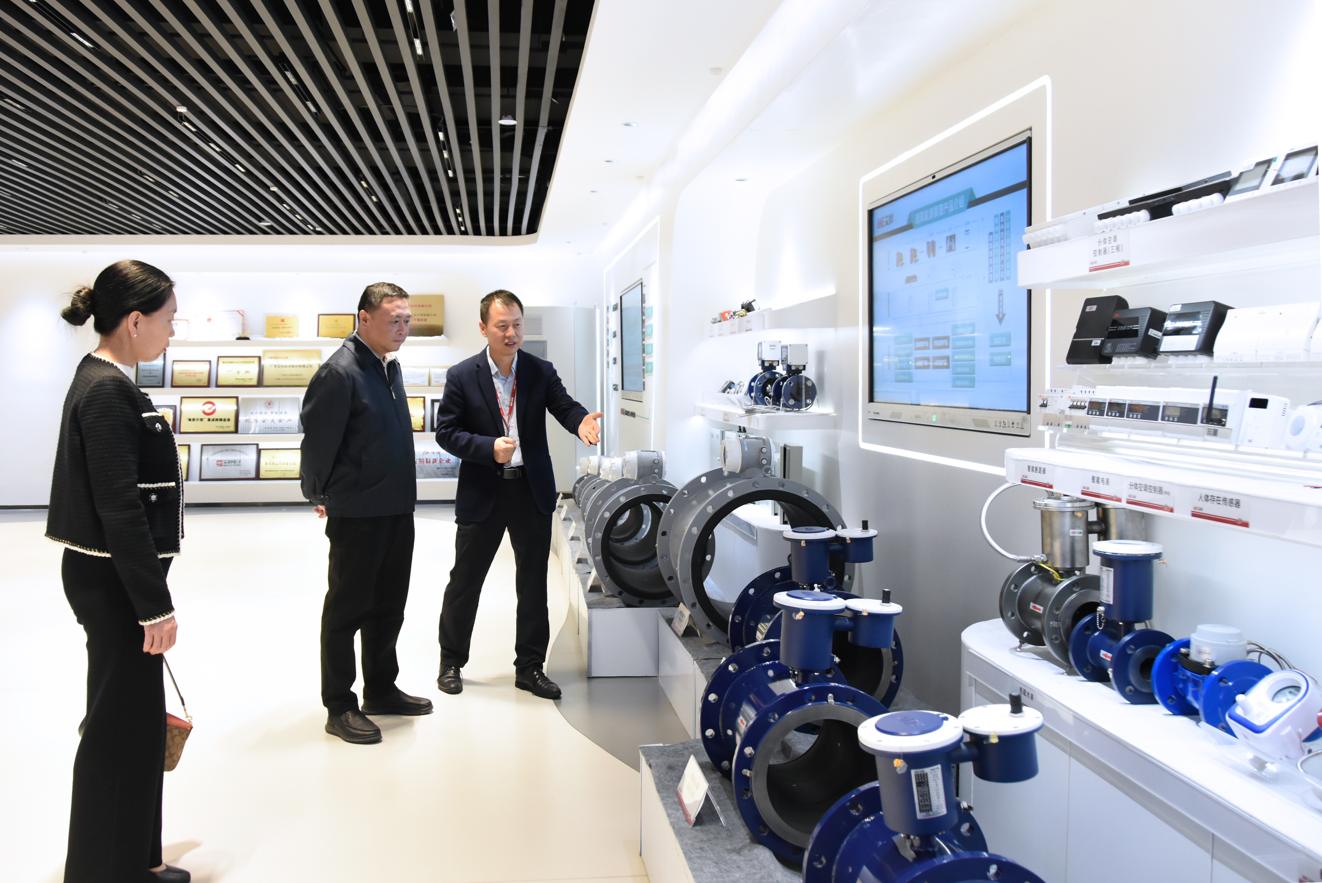 新港澳2025年免资料费大全