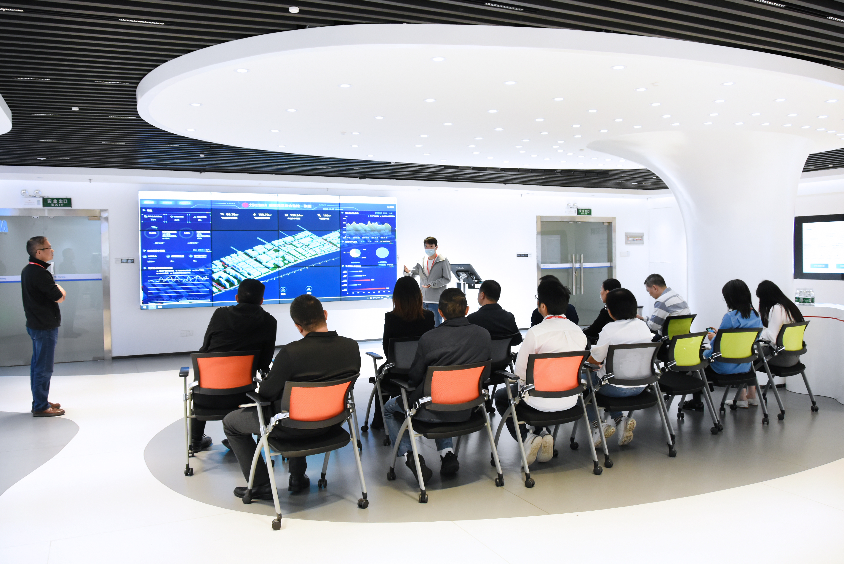 新港澳2025年免资料费大全